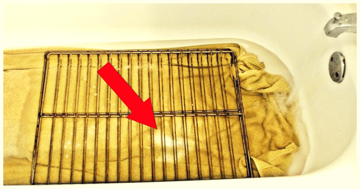 La forma fácil de limpiar las rejillas del horno 